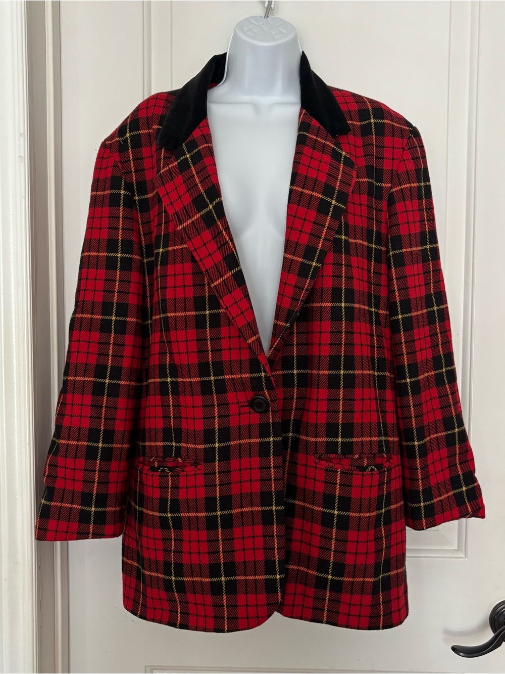 Sag Harbor vintage plaid blazer 14 red black velvet wool preppy academia